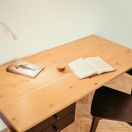 Апартаменты Wilcza Apartament Варшава Экстерьер фото